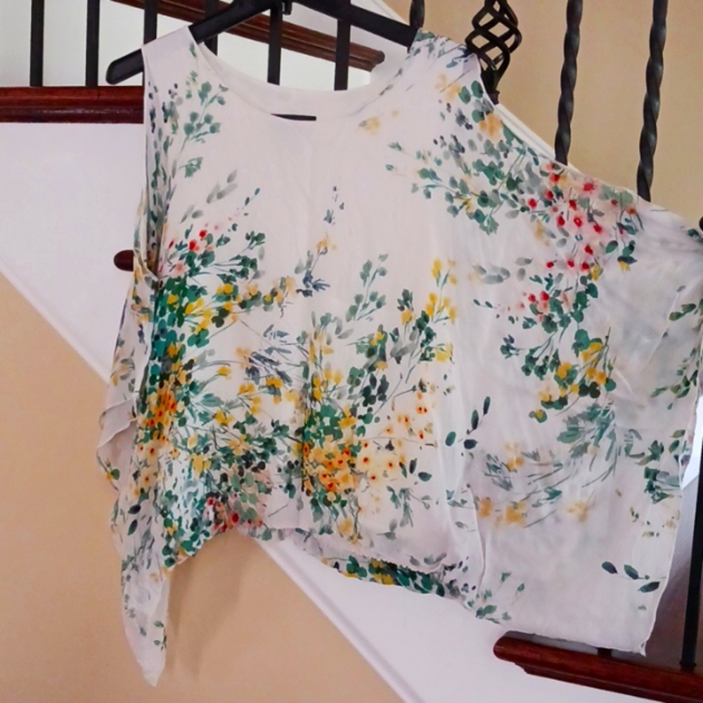 Karen Kane summer blouse.  Size L. Like new.